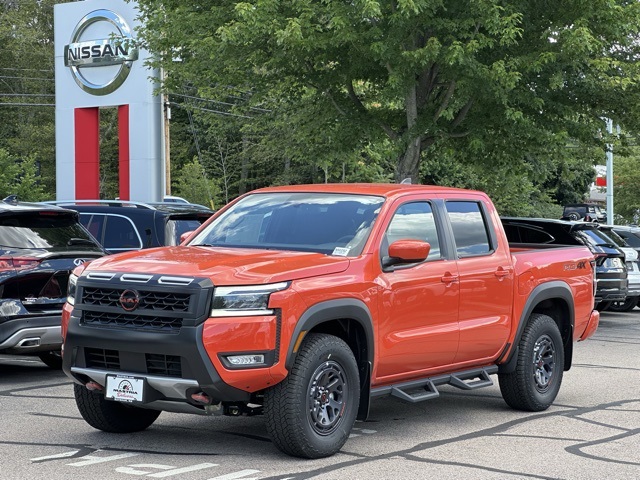 2025 Nissan Frontier Crew Cab PRO-4X photo 4
