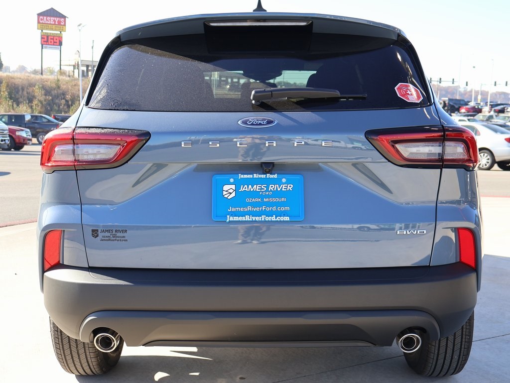 2026 Ford Escape ST-Line photo 2