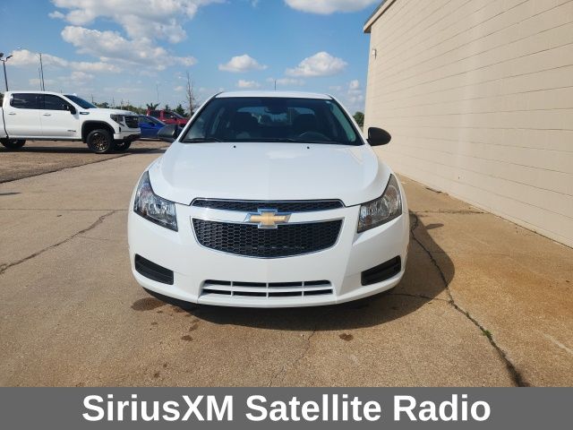 2014 Chevrolet Cruze LS photo 2