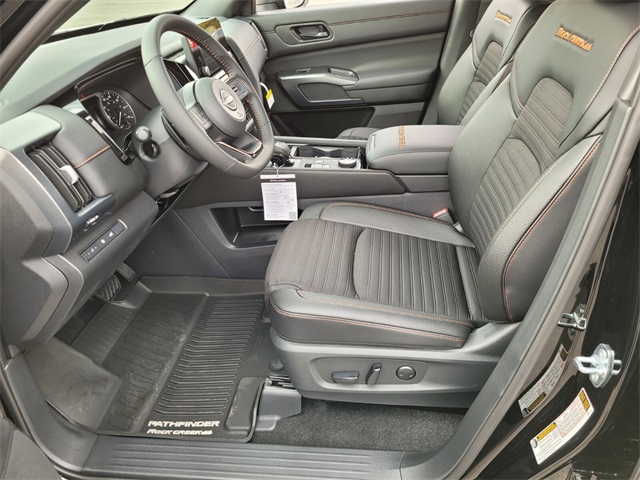 2025 Nissan Pathfinder Rock Creek photo 9