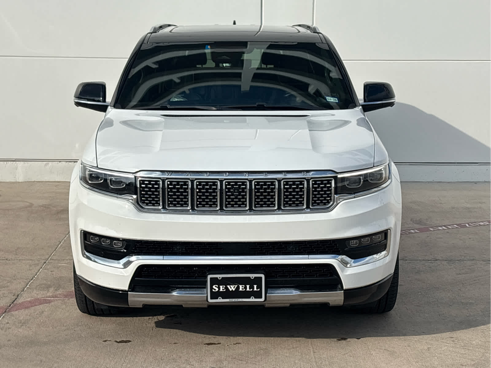 2023 Jeep Grand Wagoneer II photo 2