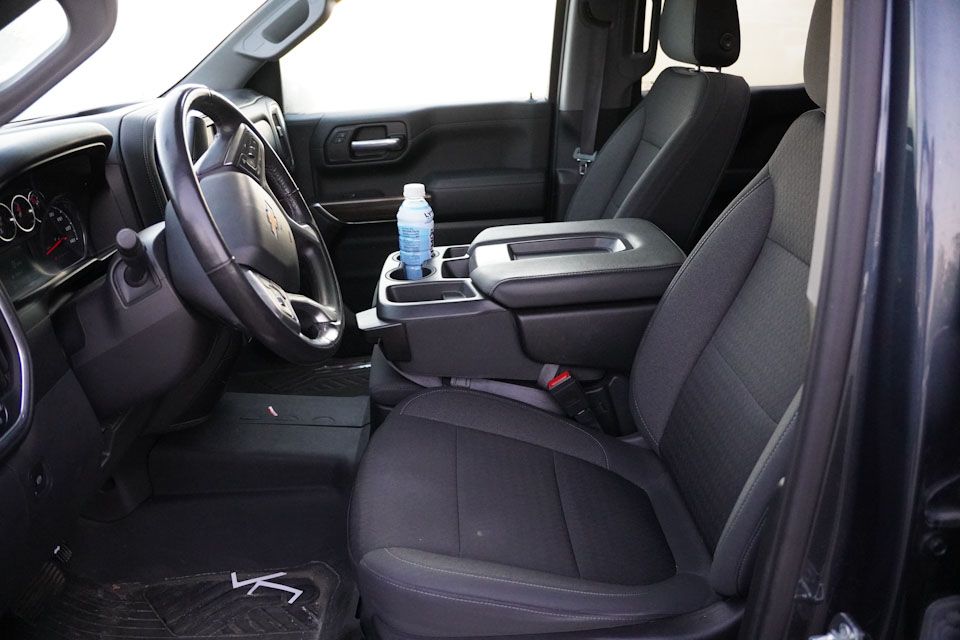 2021 Chevrolet Silverado 1500 LT photo 4
