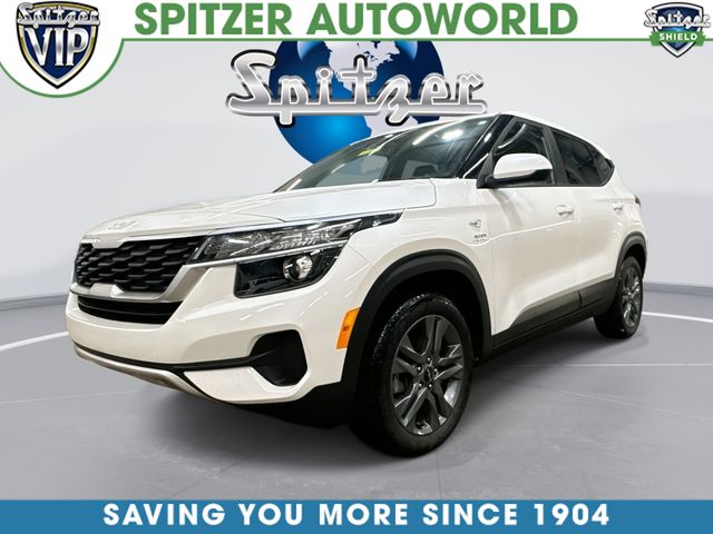 2023 Kia Seltos LX's photo