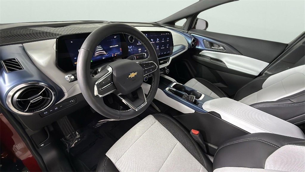 2025 Chevrolet Equinox EV 1LT photo 17