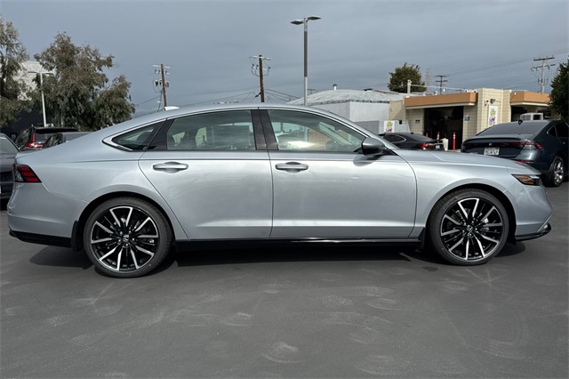 2025 Honda Accord Hybrid Touring photo 3