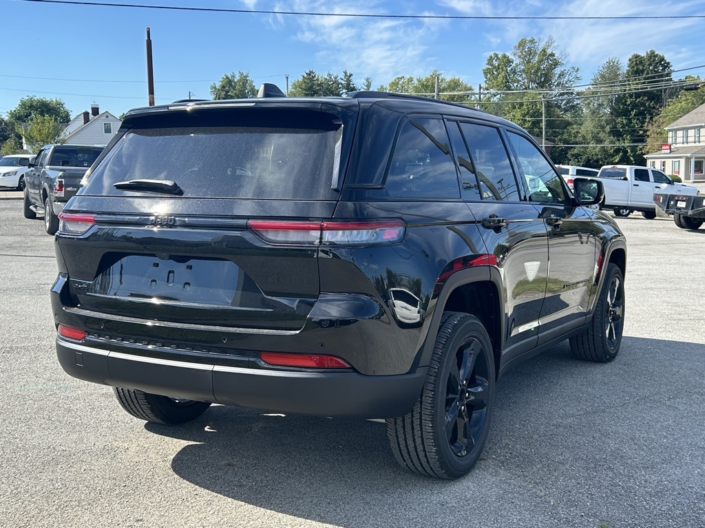 2025 Jeep Grand Cherokee Altitude X photo 3