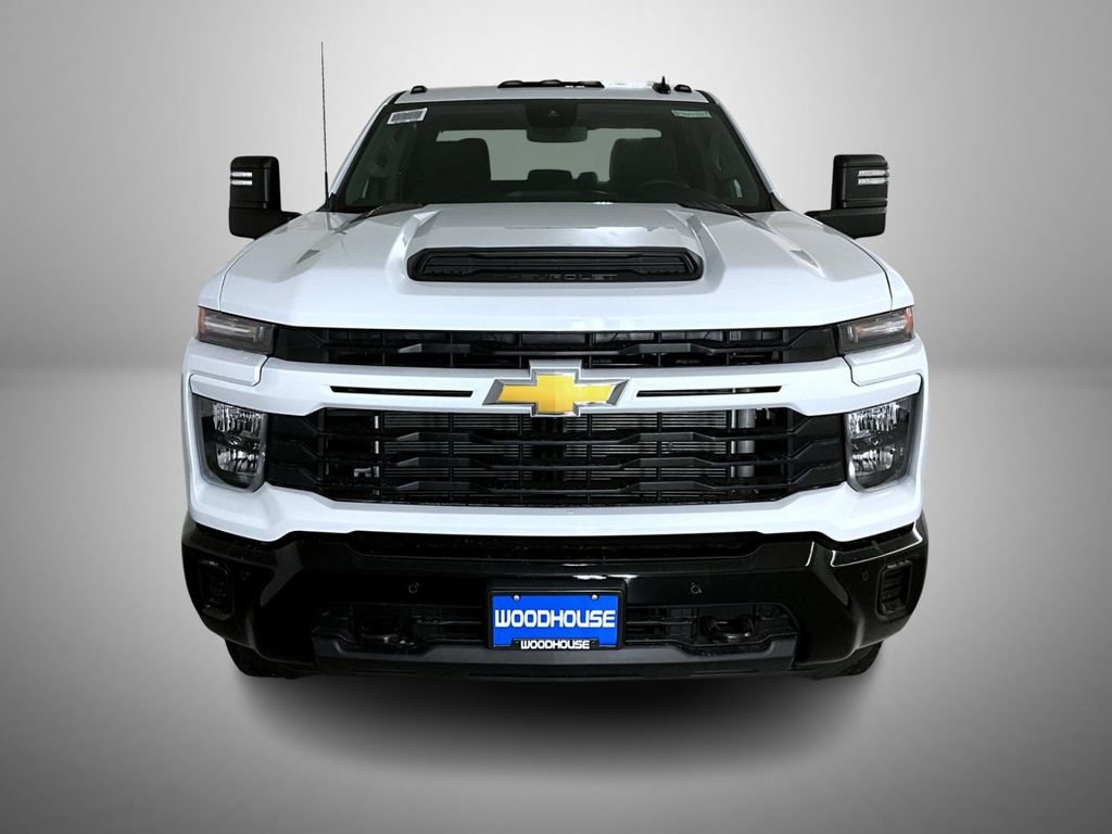 2026 Chevrolet Silverado 2500HD Custom photo 2