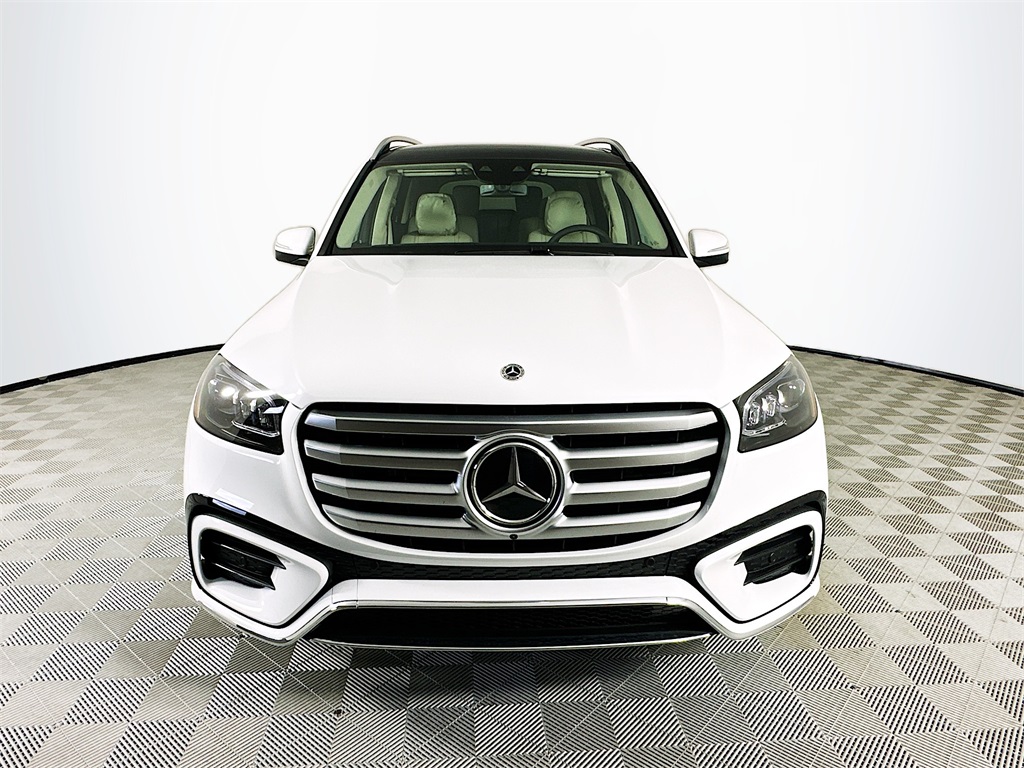 2026 Mercedes Benz GLS 450 4MATIC photo 2