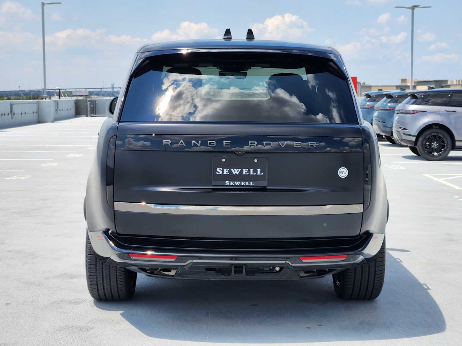 2023 Land Rover Range Rover SV photo 6