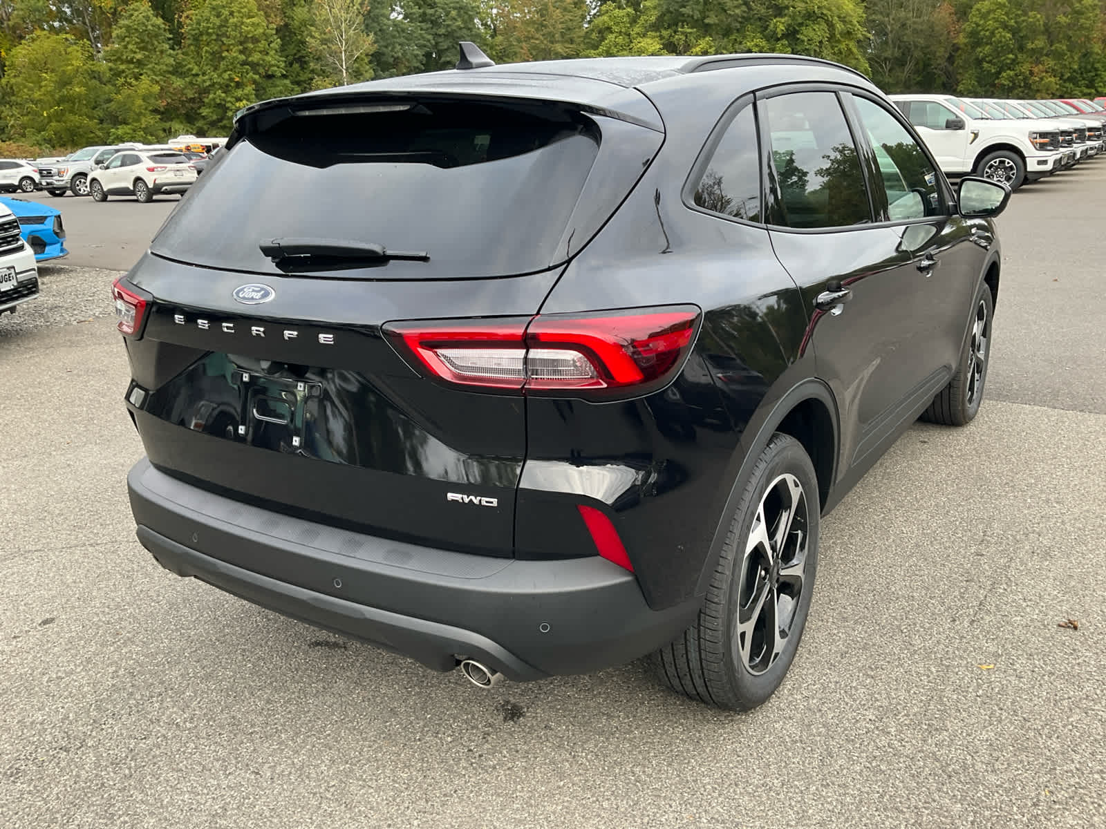 2025 Ford Escape ST-Line Select photo 2