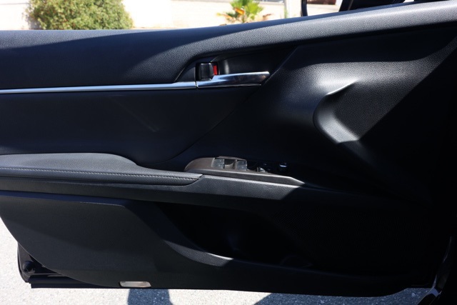 2022 Toyota Camry XSE photo 19