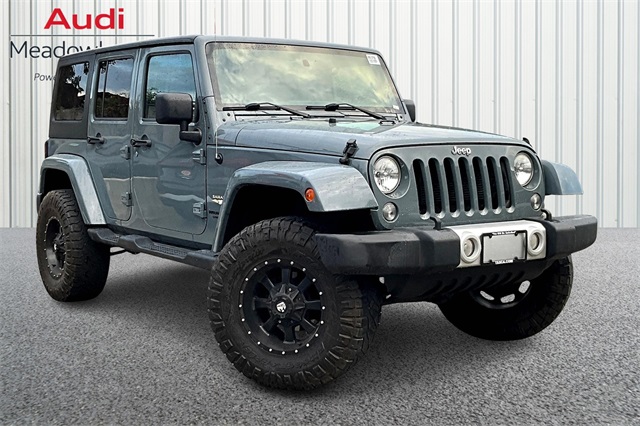 2014 Jeep Wrangler Unlimited Sahara photo 3