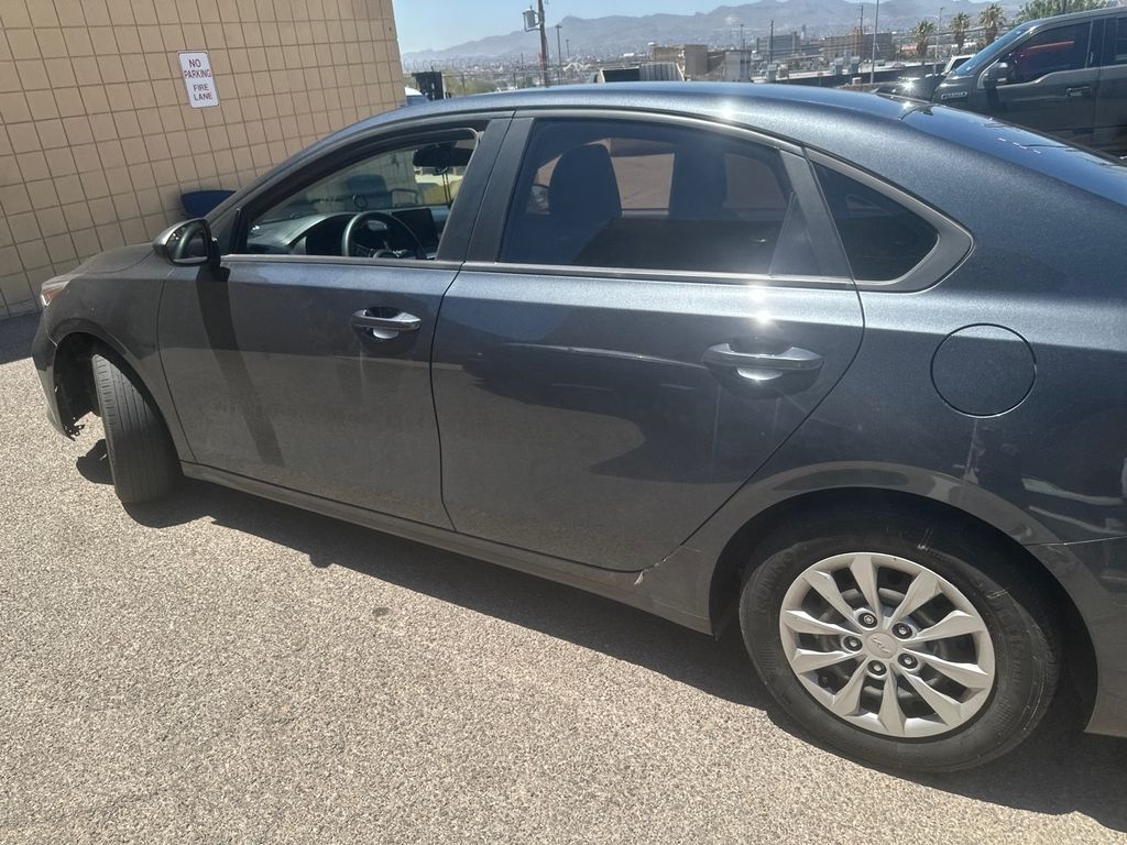 2023 Kia Forte LX photo 13