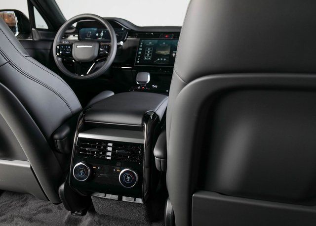 2025 Land Rover Range Rover Sport SE photo 11
