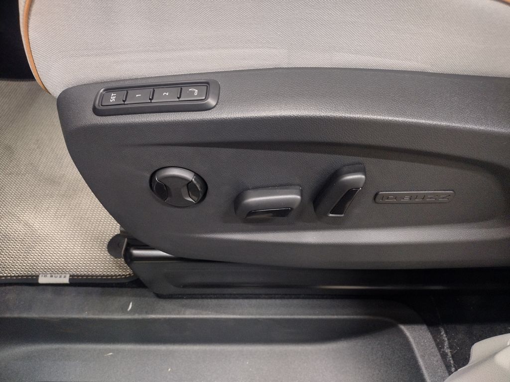 2025 Volkswagen ID. Buzz photo 21