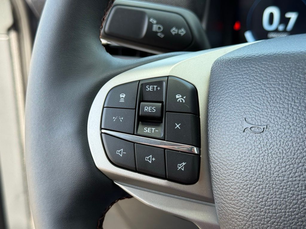 2025 Ford Explorer photo 14