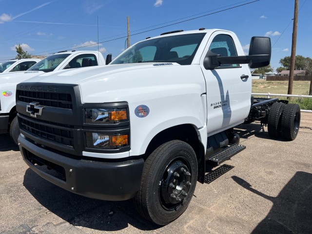 2024 Chevrolet Silverado 4500 Medium Duty Chassis Cab Work Truck's photo