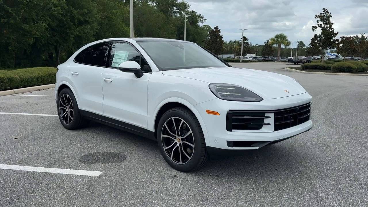 2025 Porsche Cayenne Coupe photo 2