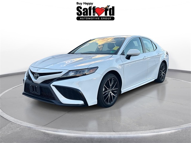 2024 Toyota Camry SE's photo