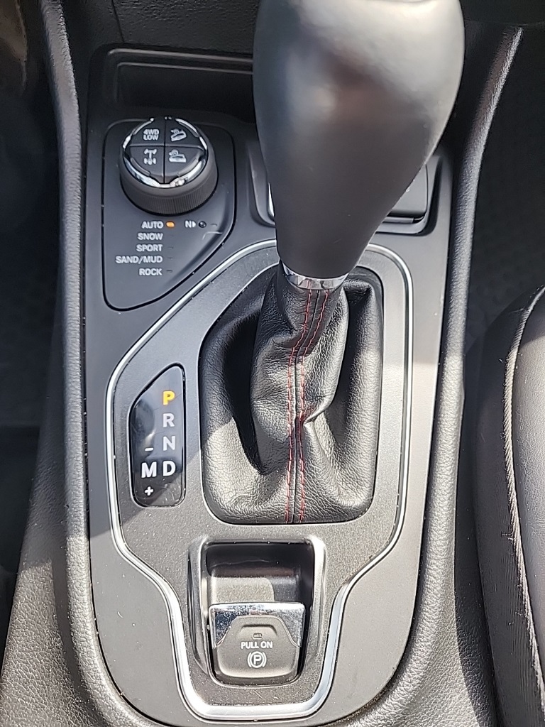 2019 Jeep Cherokee Trailhawk photo 14