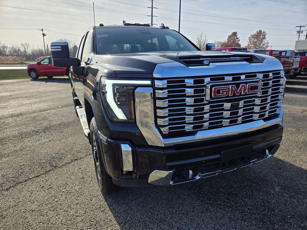 2025 GMC Sierra 2500HD Denali's photo