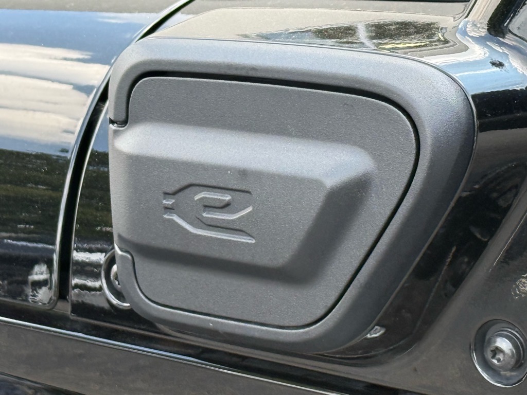 2021 Jeep Wrangler Unlimited Sahara 4xe photo 13