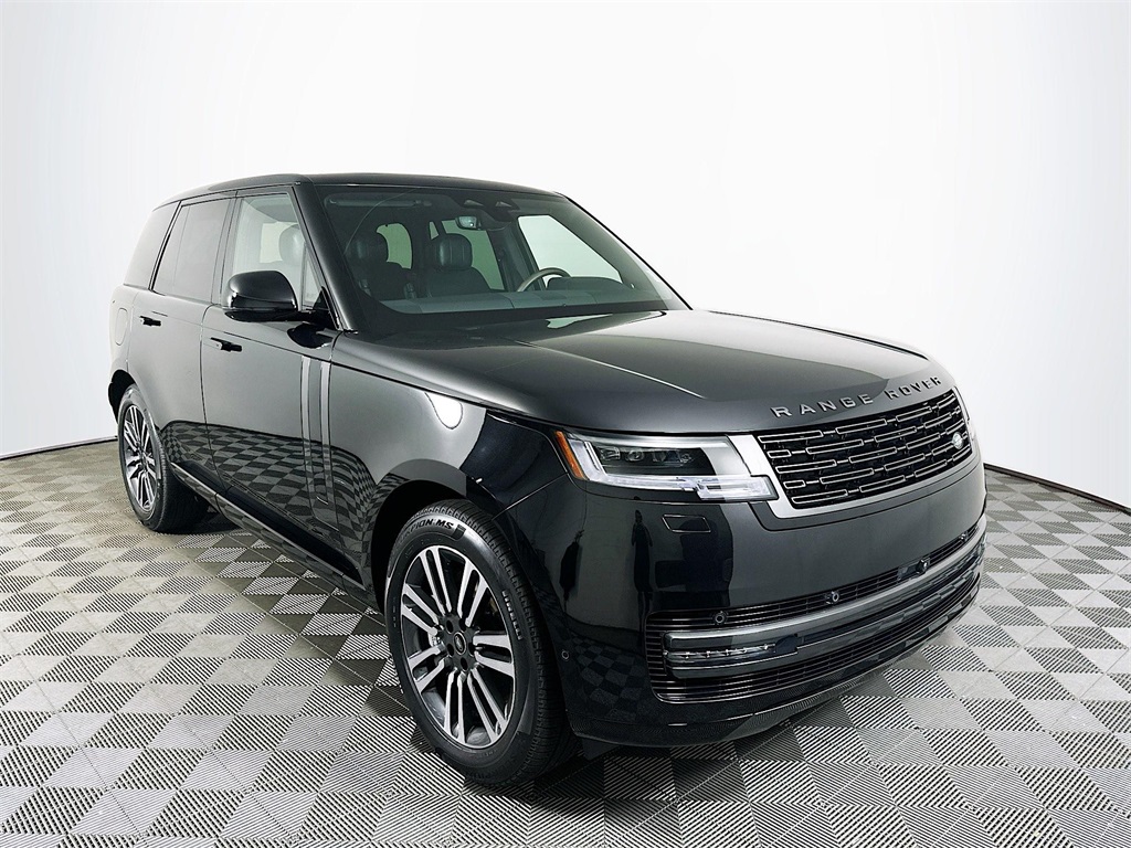 2025 Land Rover Range Rover SE photo 3