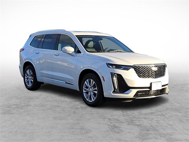 2025 Cadillac XT6 Luxury photo 3