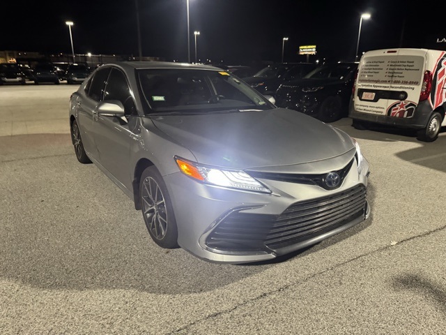 2021 Toyota Camry Hybrid XLE photo 3