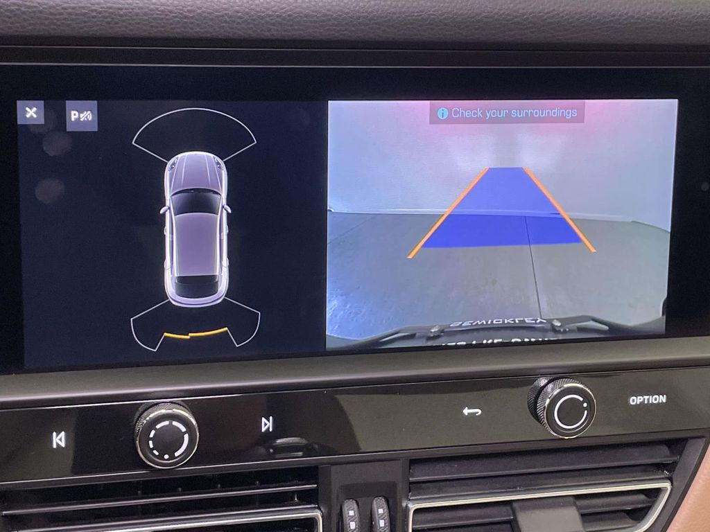 2024 Porsche Macan T photo 23