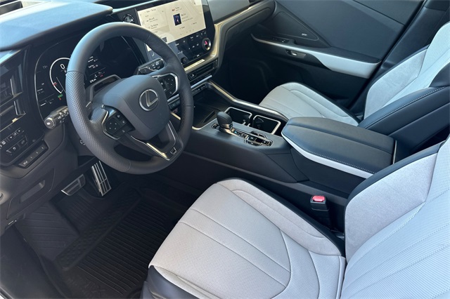 2025 Lexus TX 500h F SPORT Performance Luxury photo 7