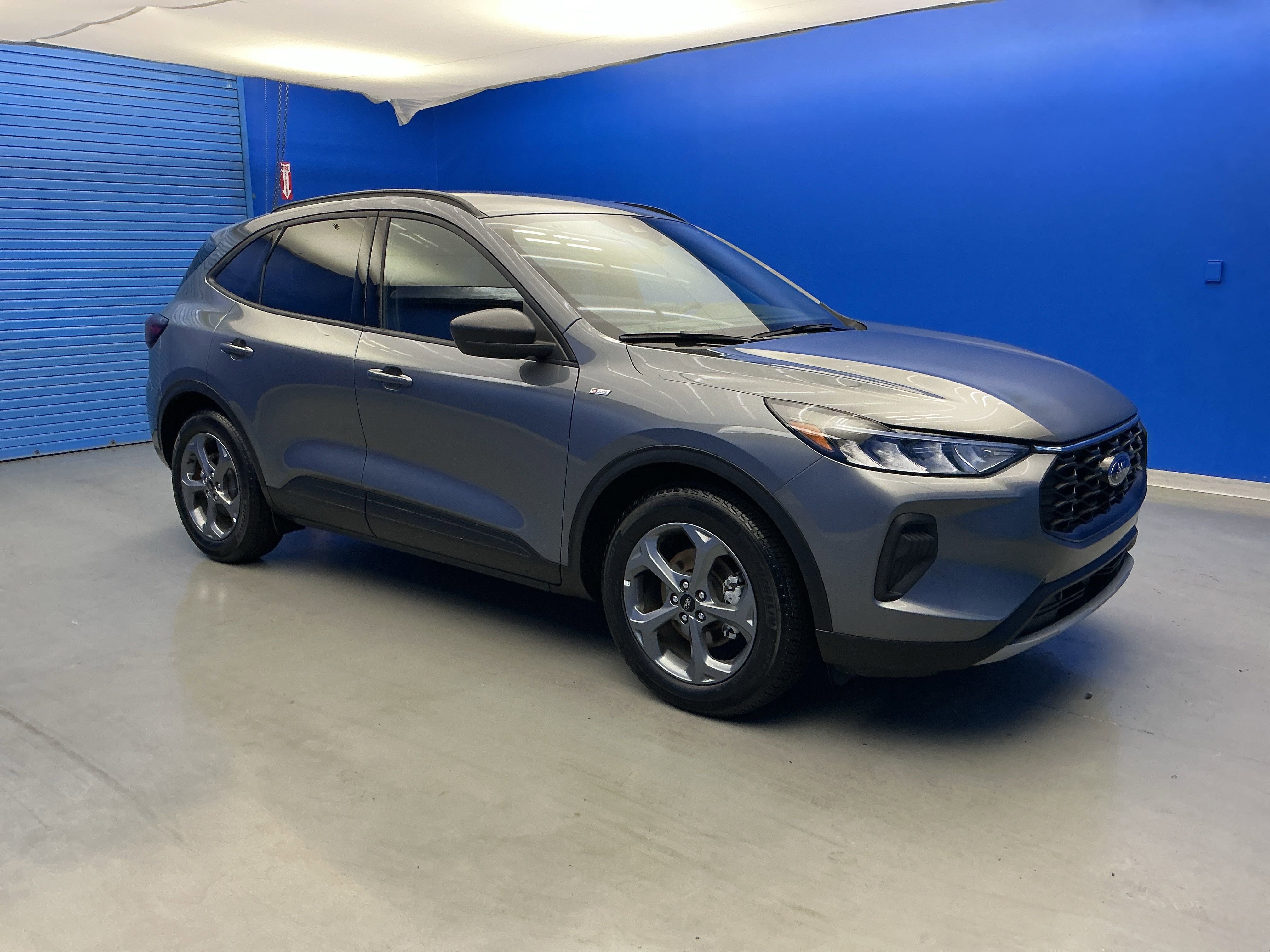 2025 Ford Escape ST-Line photo 2