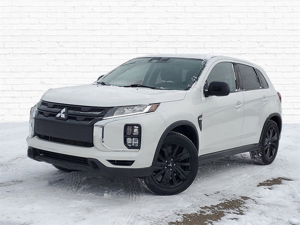 2021 Mitsubishi Outlander Sport LE's photo