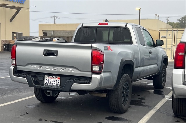 2022 Toyota Tacoma SR photo 2