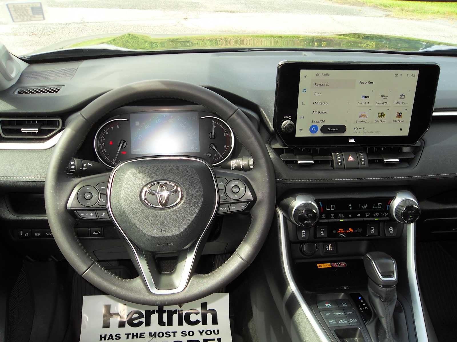 2024 Toyota RAV4 XLE Premium photo 24