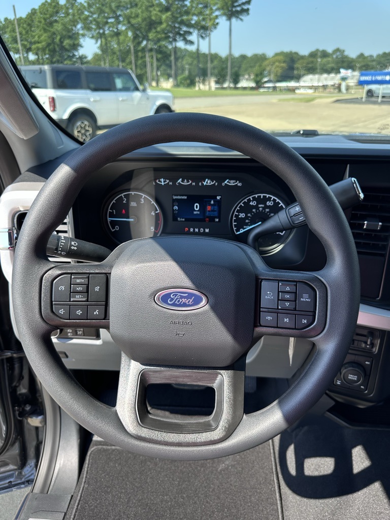 2025 Ford F-250 photo 14