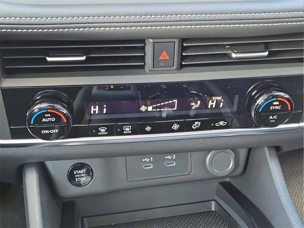2025 Nissan Rogue SV photo 29