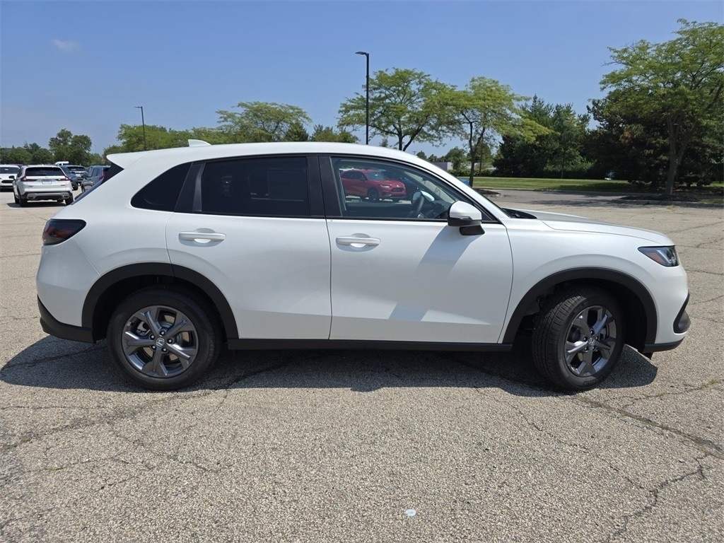 2026 Honda HR-V LX photo 17