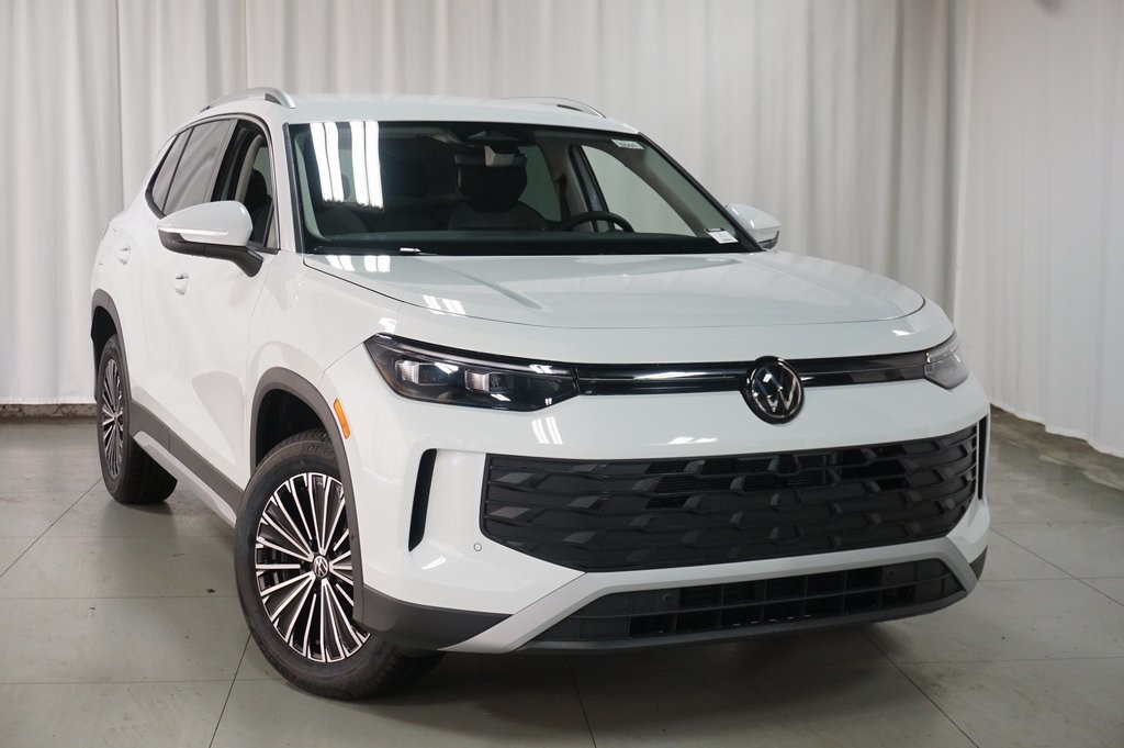 2025 Volkswagen Tiguan S photo 3