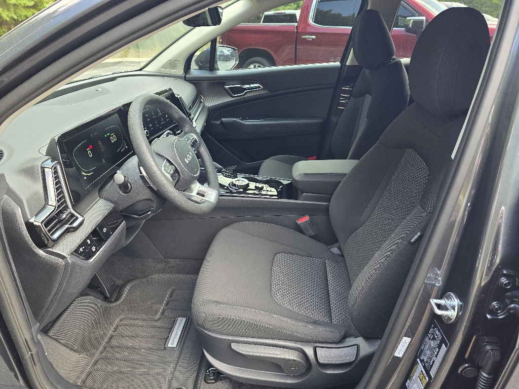 2025 Kia Sportage LX photo 5