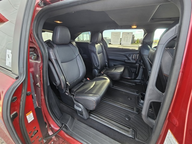 2024 Toyota Sienna XSE photo 21