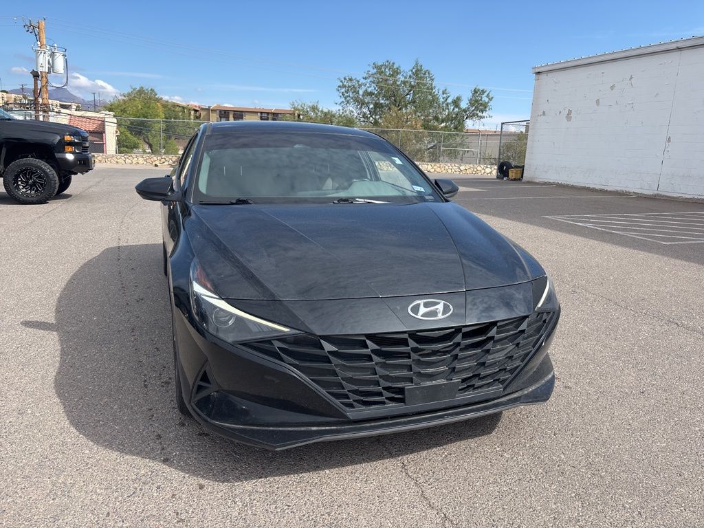 2023 Hyundai Elantra SEL photo 4
