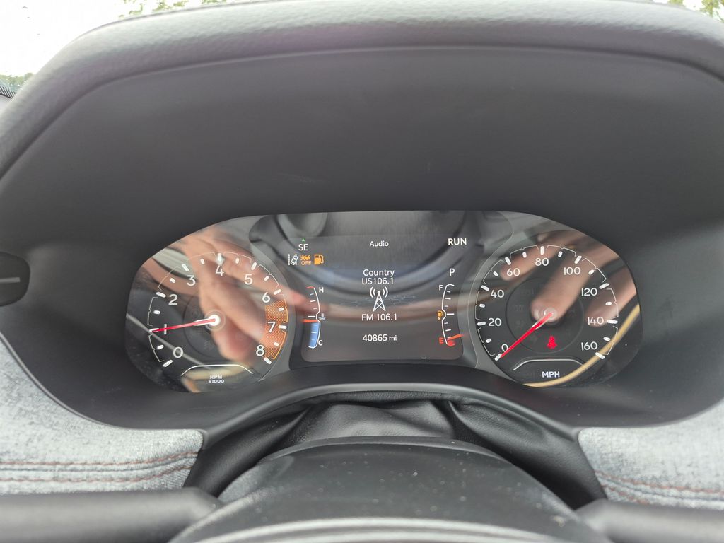 2023 Jeep Compass Latitude Lux photo 22