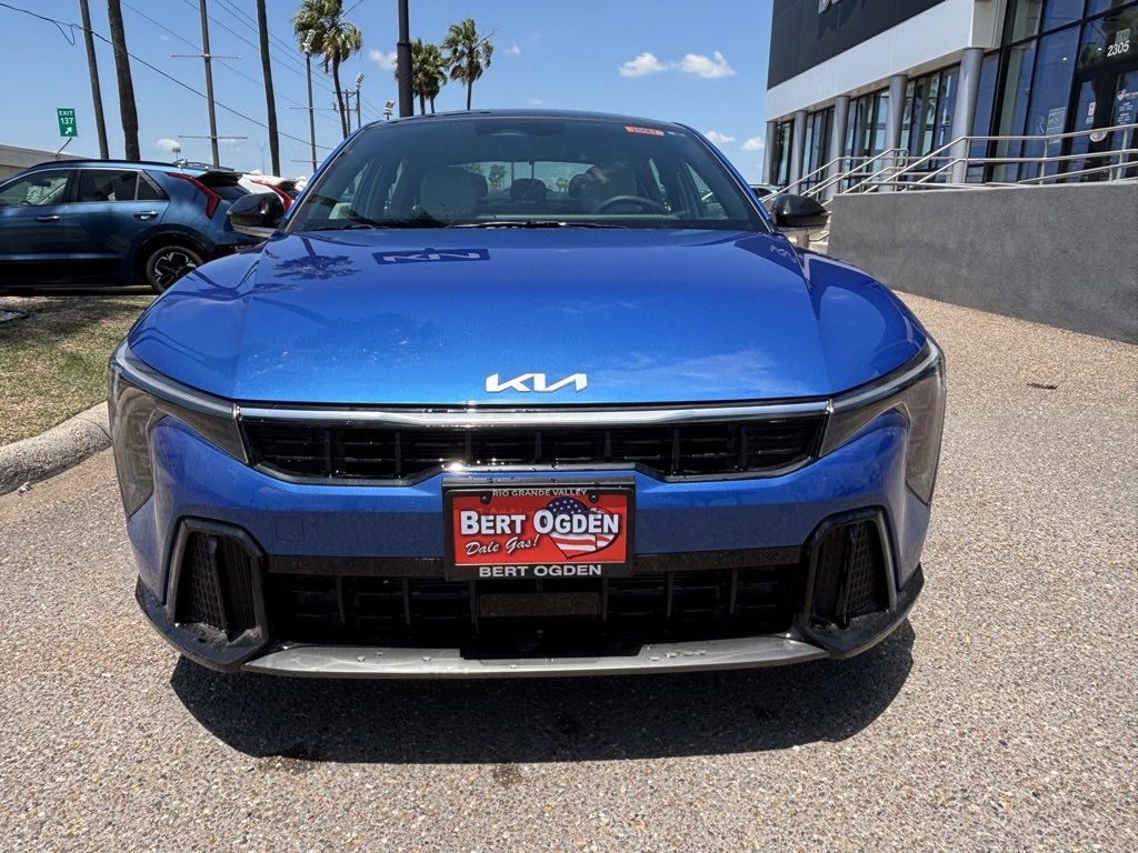 2025 Kia K4 GT-Line photo 2