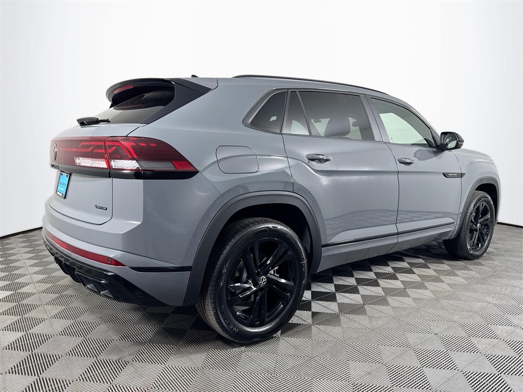 2025 Volkswagen Atlas Cross Sport SEL R-Line photo 10