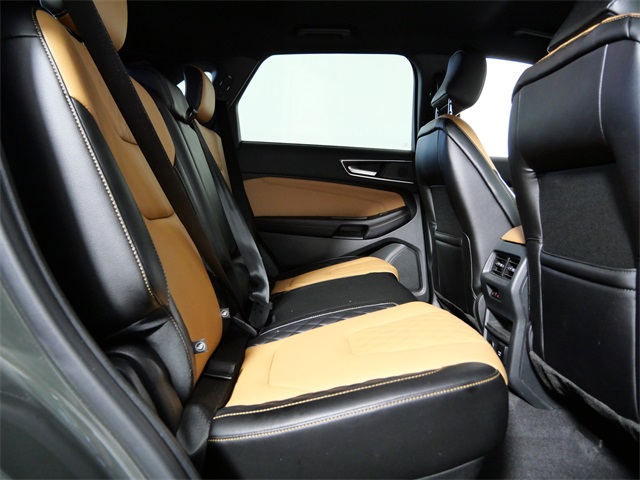 2023 Ford Edge Titanium photo 11
