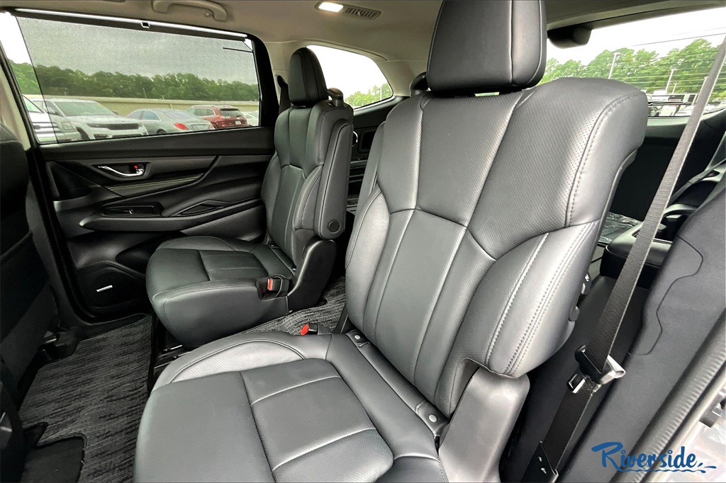2025 Subaru Ascent Onyx Edition Touring photo 8