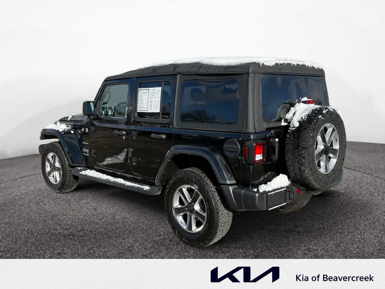 2022 Jeep Wrangler Unlimited Sahara photo 3