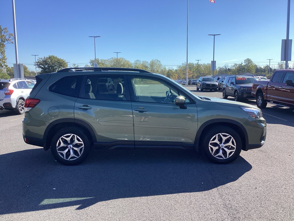 2019 Subaru Forester Premium photo 9