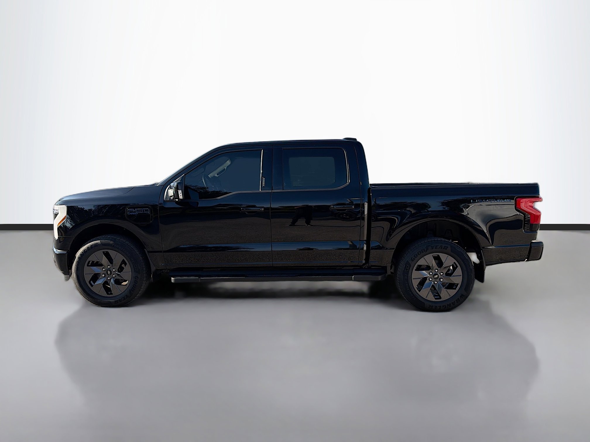 Used 2025 Ford F-150 Lightning Lariat with VIN 1FT6W5L78SWG15667 for sale in Sarasota, FL